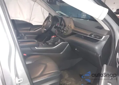 2022 Toyota Highlander Xle z USA, uszkodzony, nr VIN 5TDGZRAH0NS558433